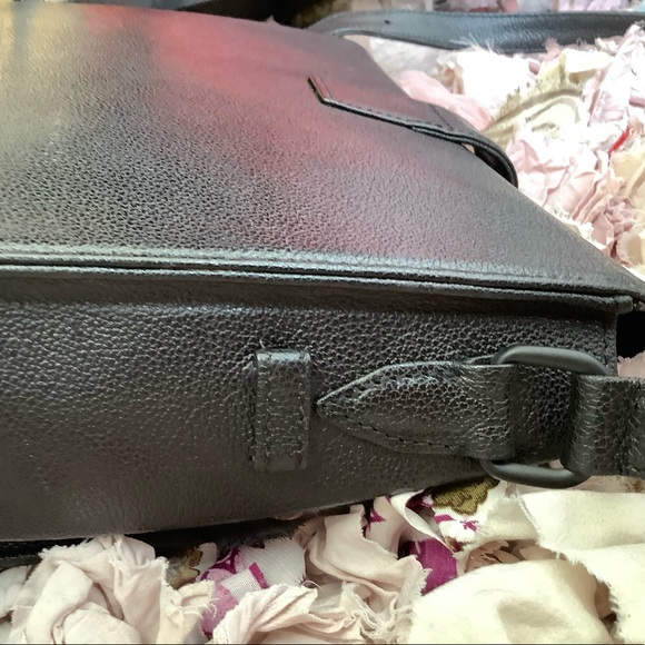 SALE 🎉 VINTAGE 🤙🏽 90’s Chanel Flap Bag - Picture 6 of 13